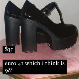 BLACK MARY JANES- NEVER WORN